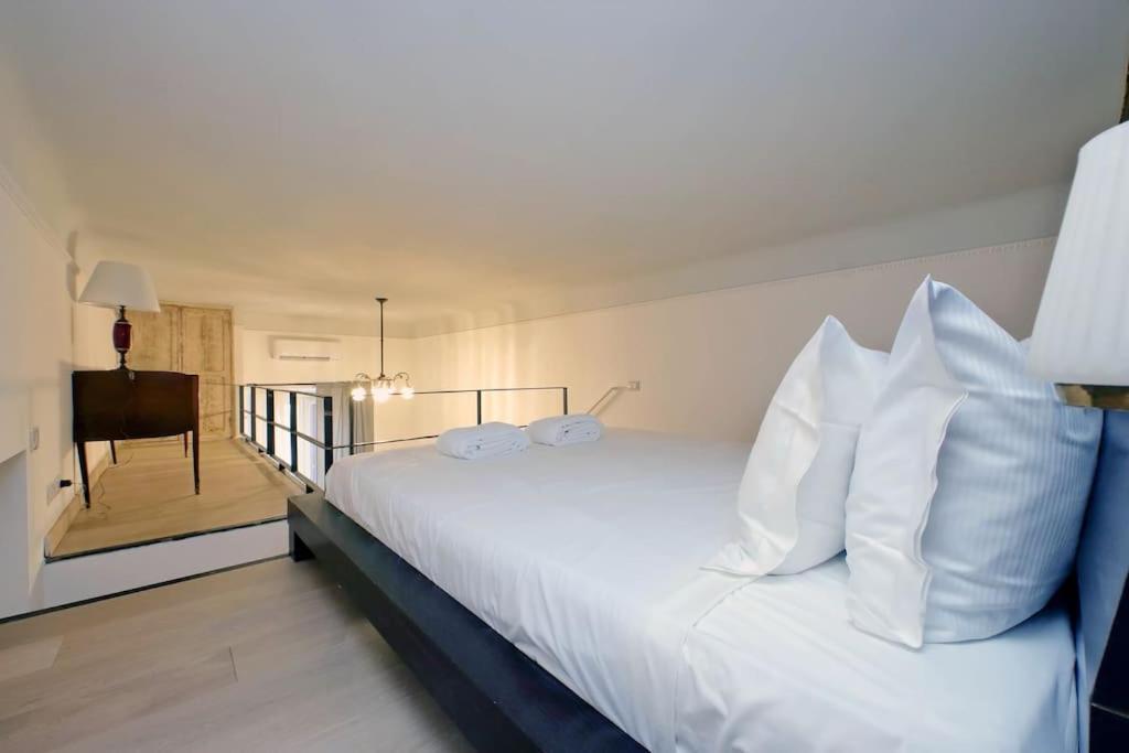 Bright Flat With Wonderful Views In The Centre Appartamento Roma
